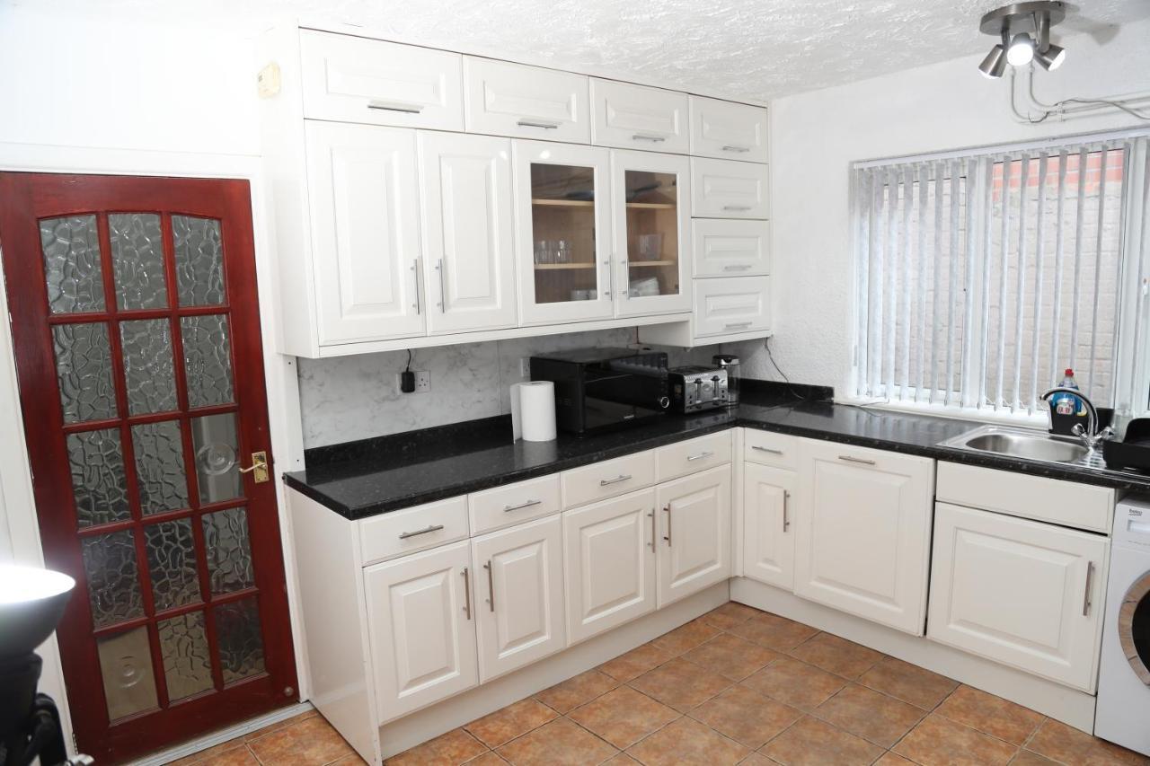 Cosy 3-Bed Bungalow Nec Airport Close To Amenities 伯明翰 外观 照片
