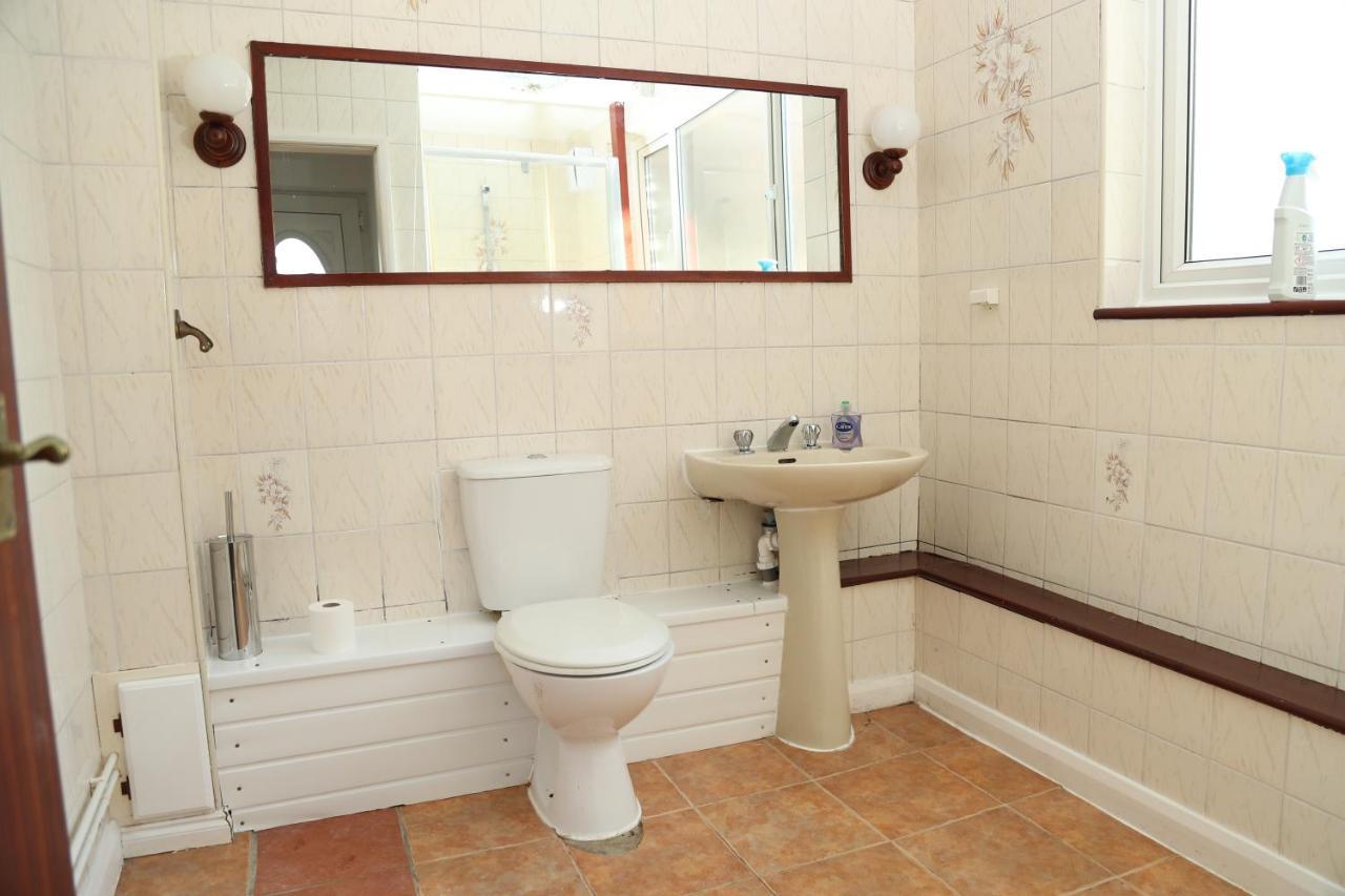 Cosy 3-Bed Bungalow Nec Airport Close To Amenities 伯明翰 外观 照片